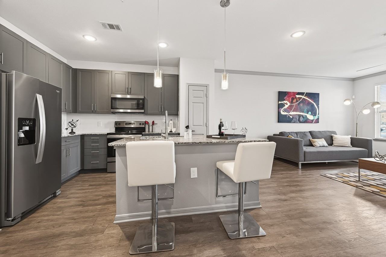 Haven at Bellaire - Photo 6 of 51