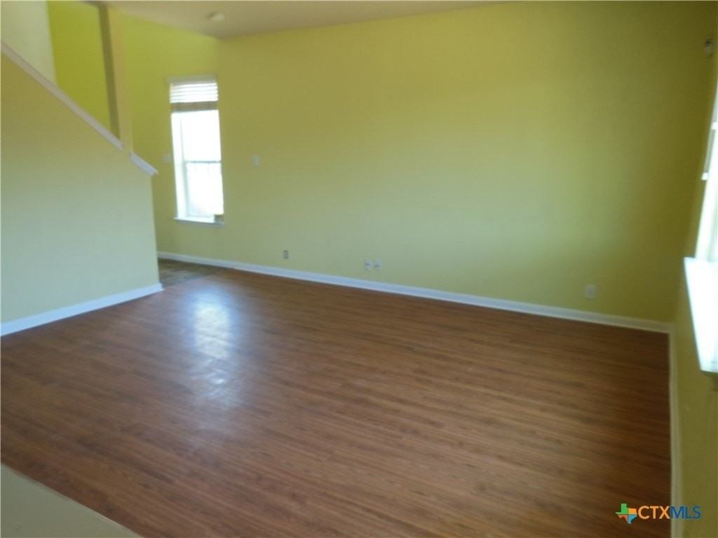 753 Great Oaks Dr - Photo 3 of 31