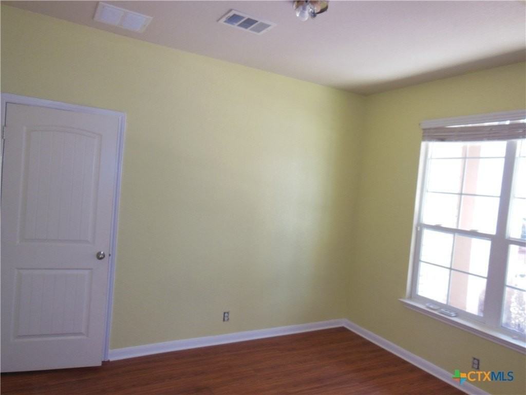 753 Great Oaks Dr - Photo 5 of 31