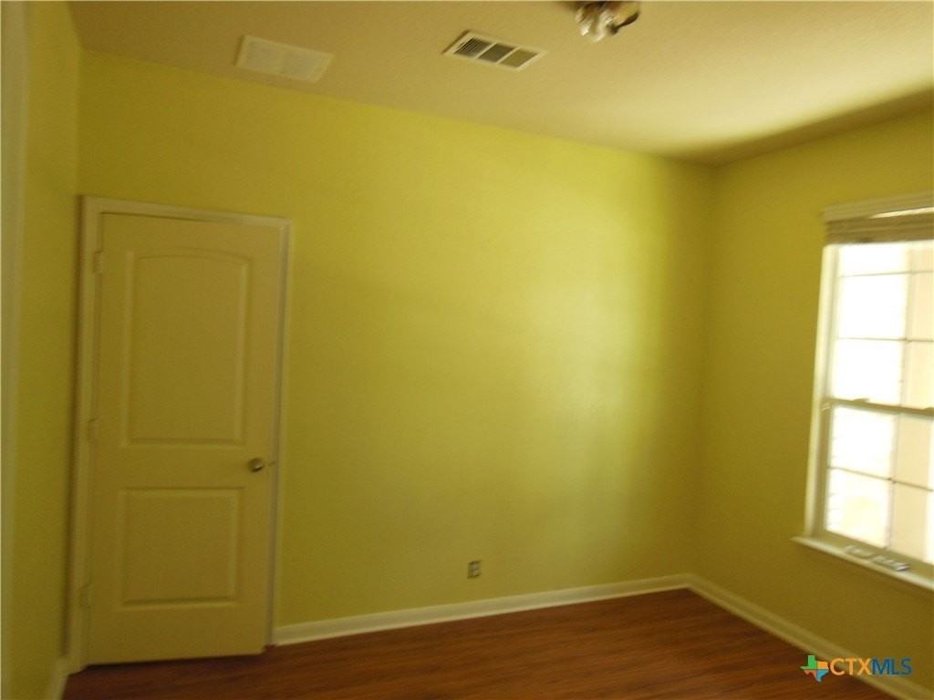 753 Great Oaks Dr - Photo 6 of 31