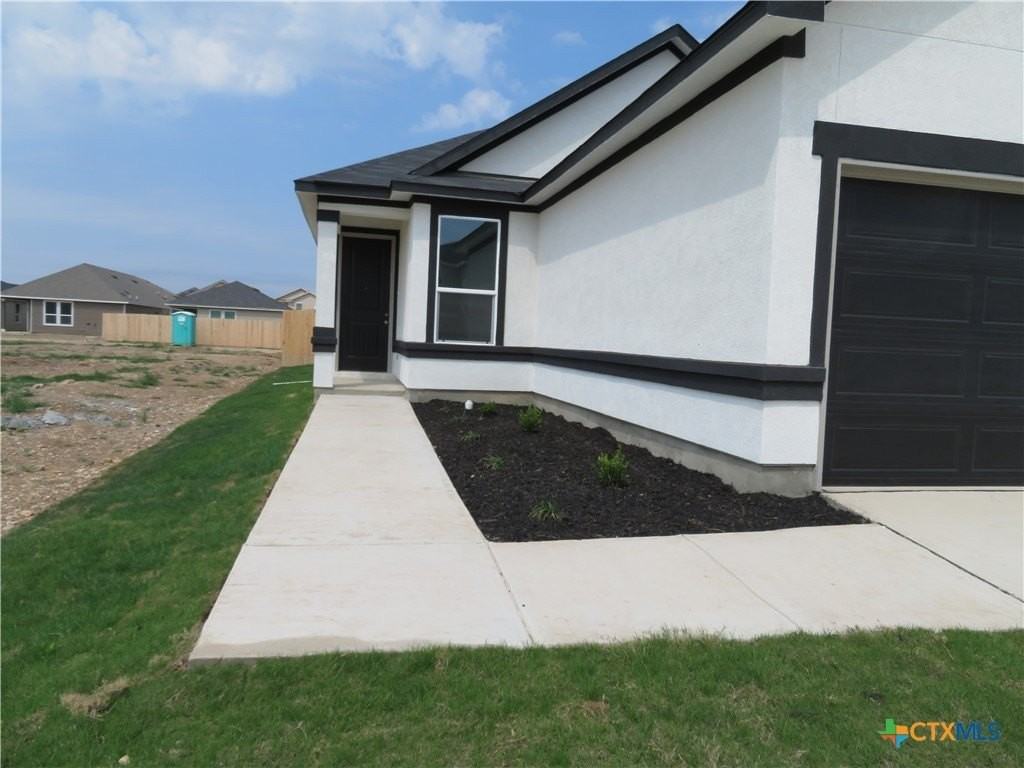 352 Blacktail Dr - Photo 3 of 34