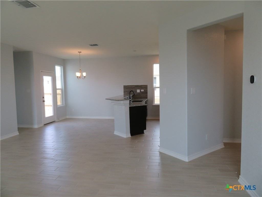 352 Blacktail Dr - Photo 5 of 34