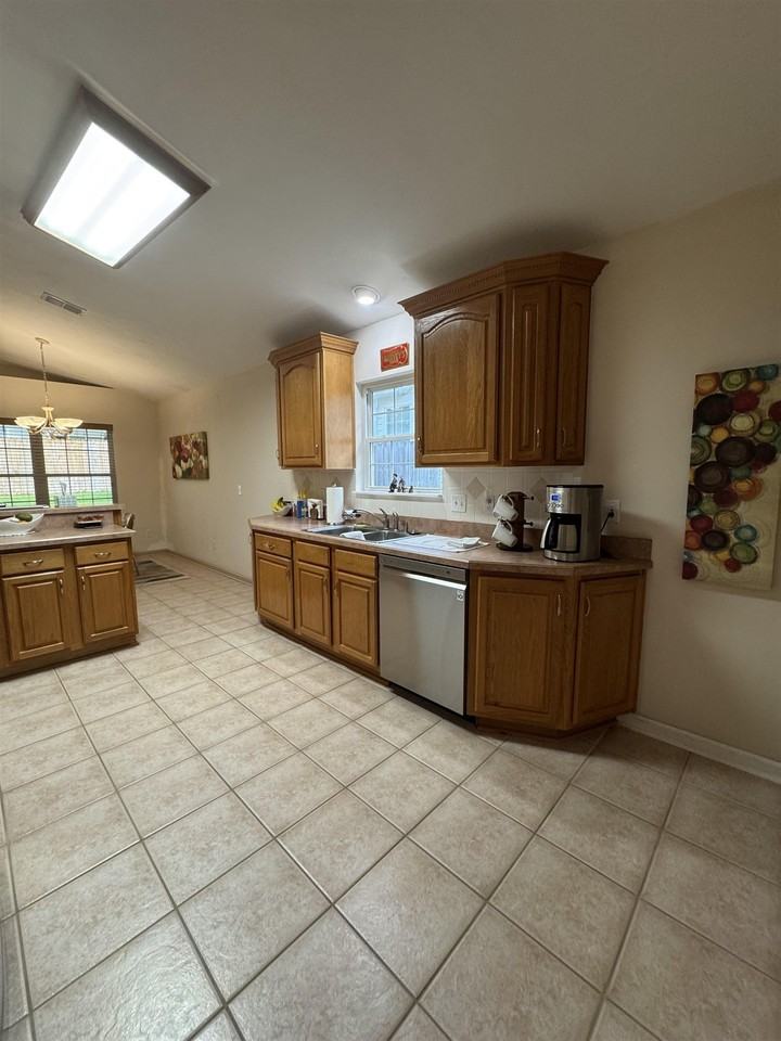 1457 Applewood Way - Photo 5 of 12