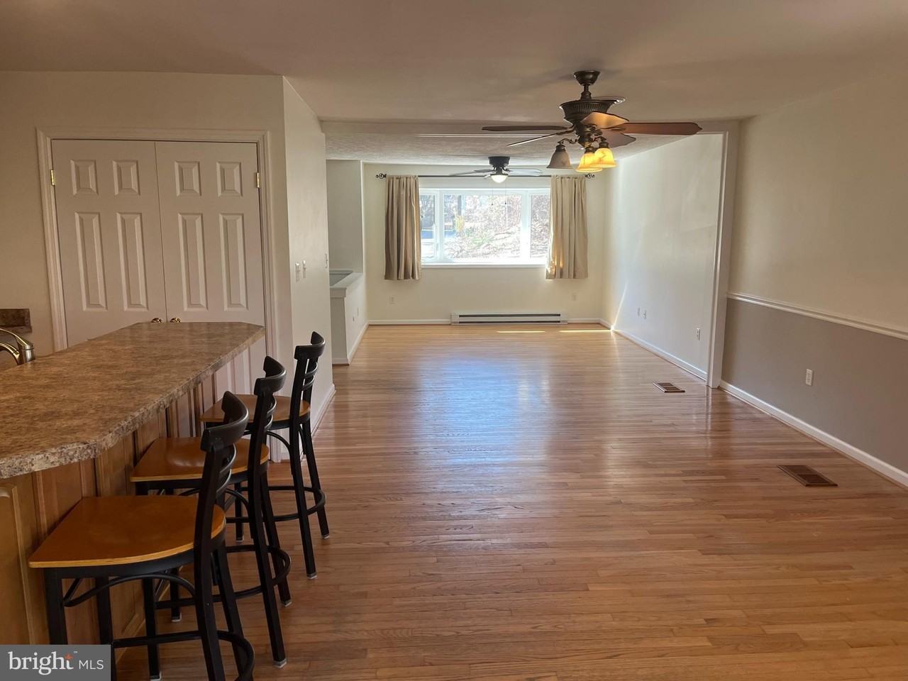 1217 Hilltop Dr - Photo 3 of 17