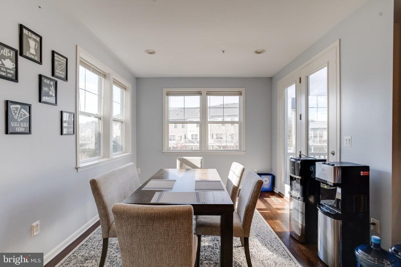 7520 Calais Way - Photo 4 of 28