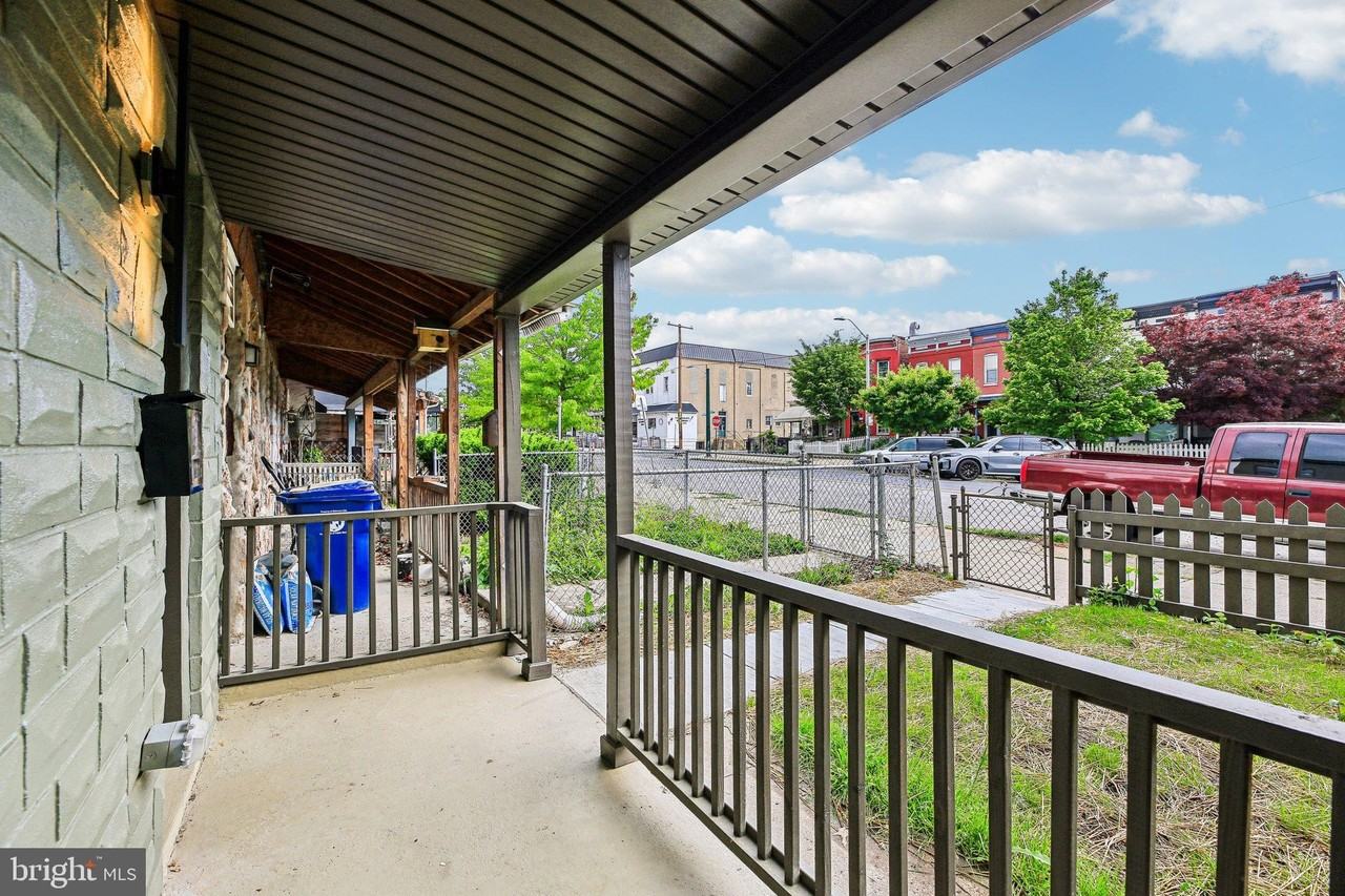 3348 Chestnut Ave - Photo 3 of 39