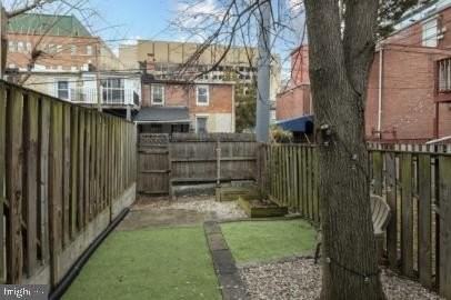 636 Portland St - Photo 4 of 15