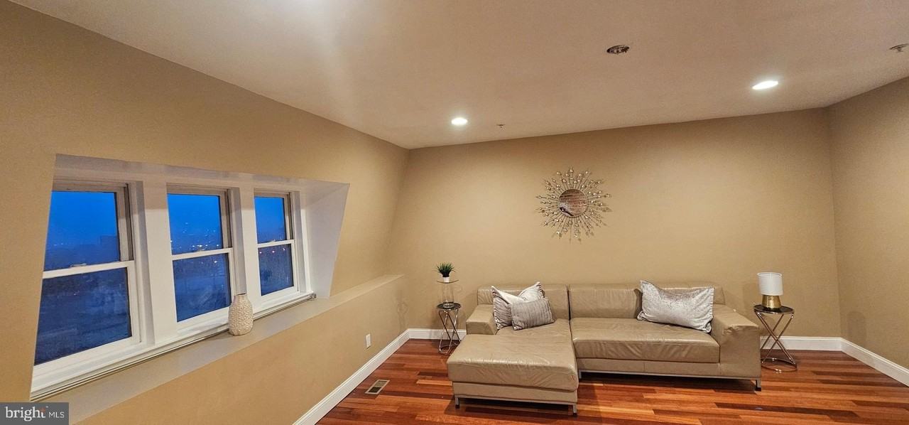 2206 Eutaw Pl Unit 3 - Photo 6 of 11