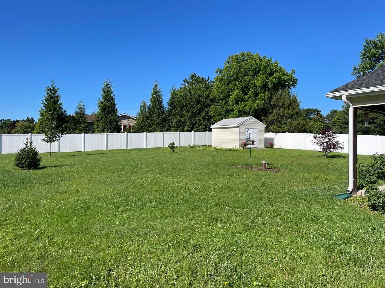 339 Hook Rd - Photo 2 of 19