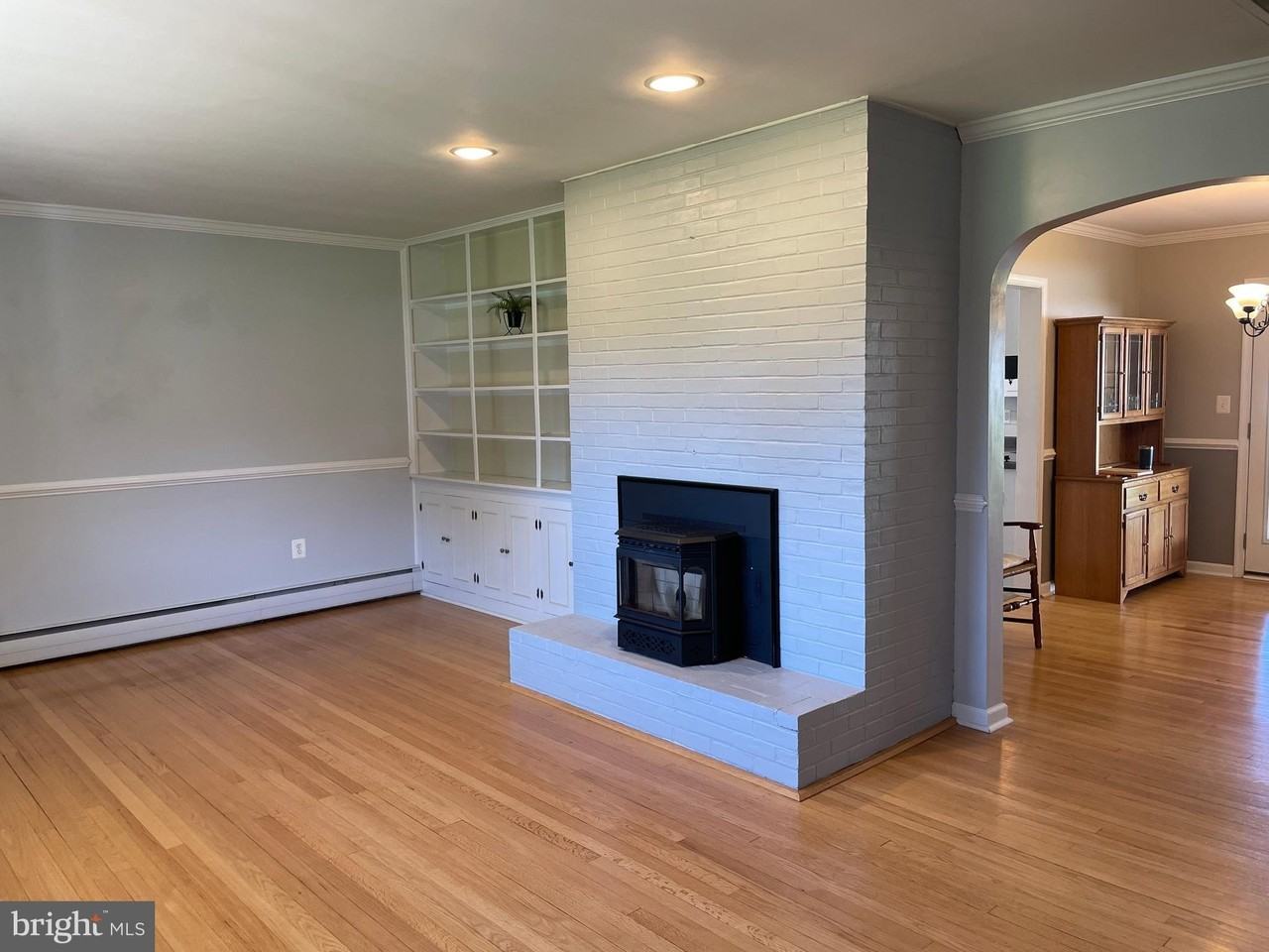 339 Hook Rd - Photo 6 of 19