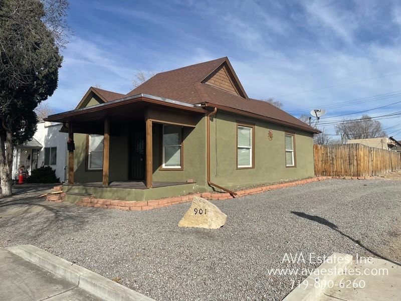 901 W 17th St - Photo 2 of 15