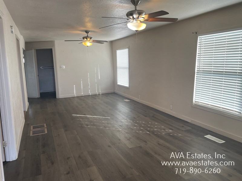 901 W 17th St - Photo 3 of 15