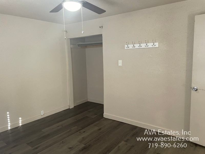 901 W 17th St - Photo 4 of 15