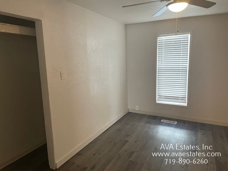 901 W 17th St - Photo 5 of 15