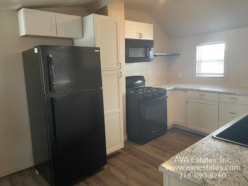 901 W 17th St - Photo 6 of 15