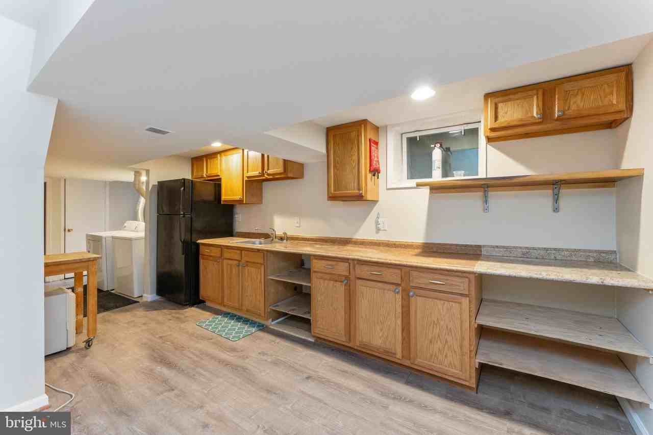 1609 Brisbane St - Photo 4 of 25