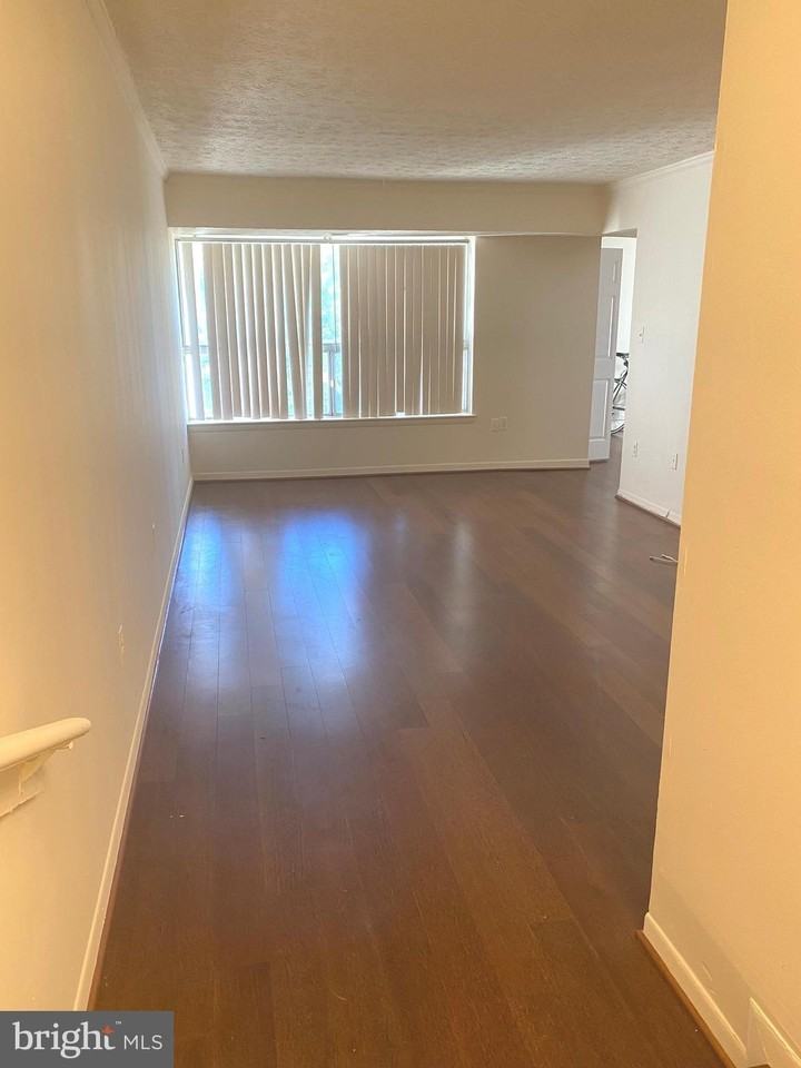 8009 Mandan Rd Apt 303 - Photo 3 of 19