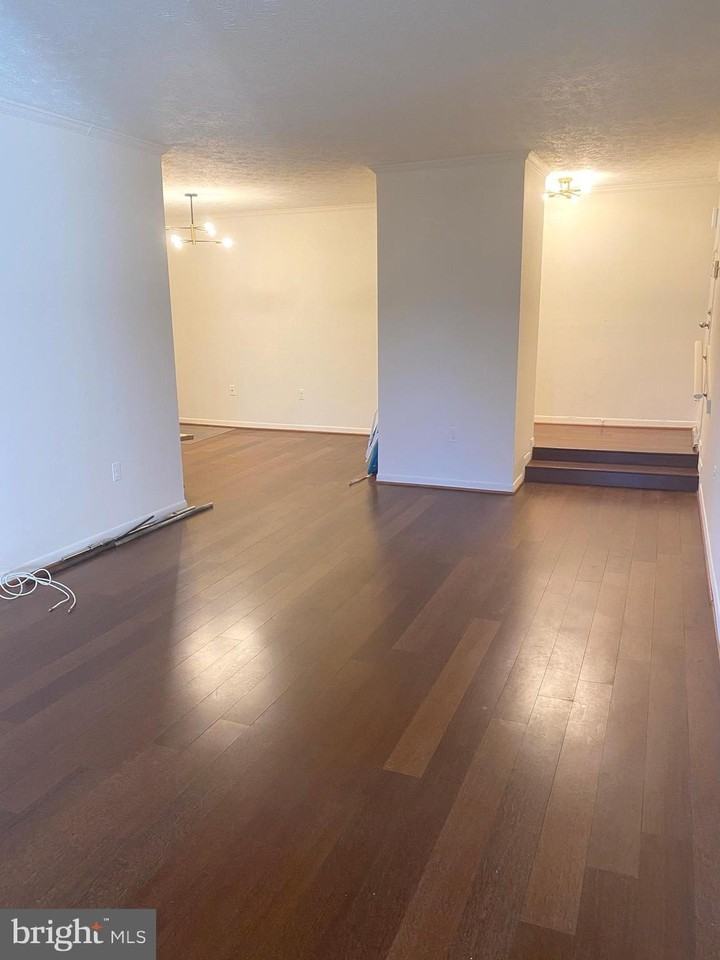 8009 Mandan Rd Apt 303 - Photo 4 of 19