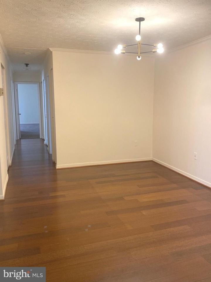 8009 Mandan Rd Apt 303 - Photo 5 of 19