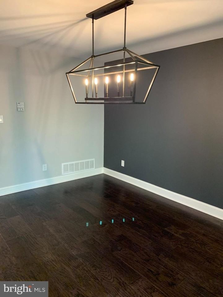 804 Champlain Dr - Photo 4 of 13