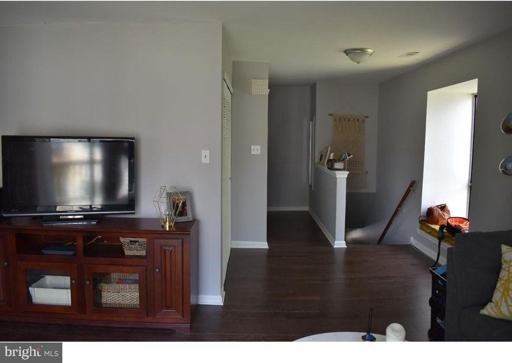 33 Buttonwood Rd - Photo 3 of 14