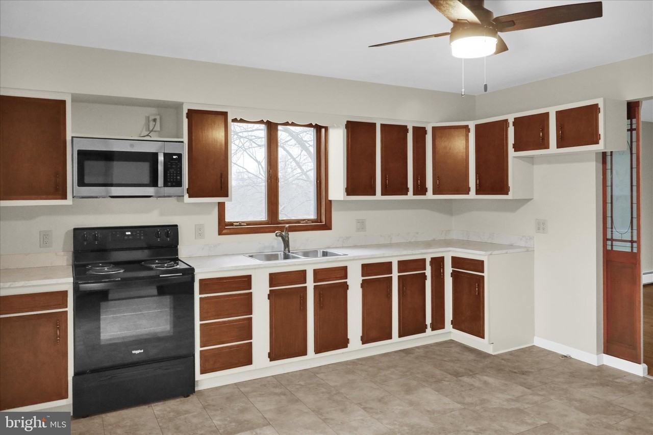 1613 Shoey Rd Unit Apt-A - Photo 3 of 17