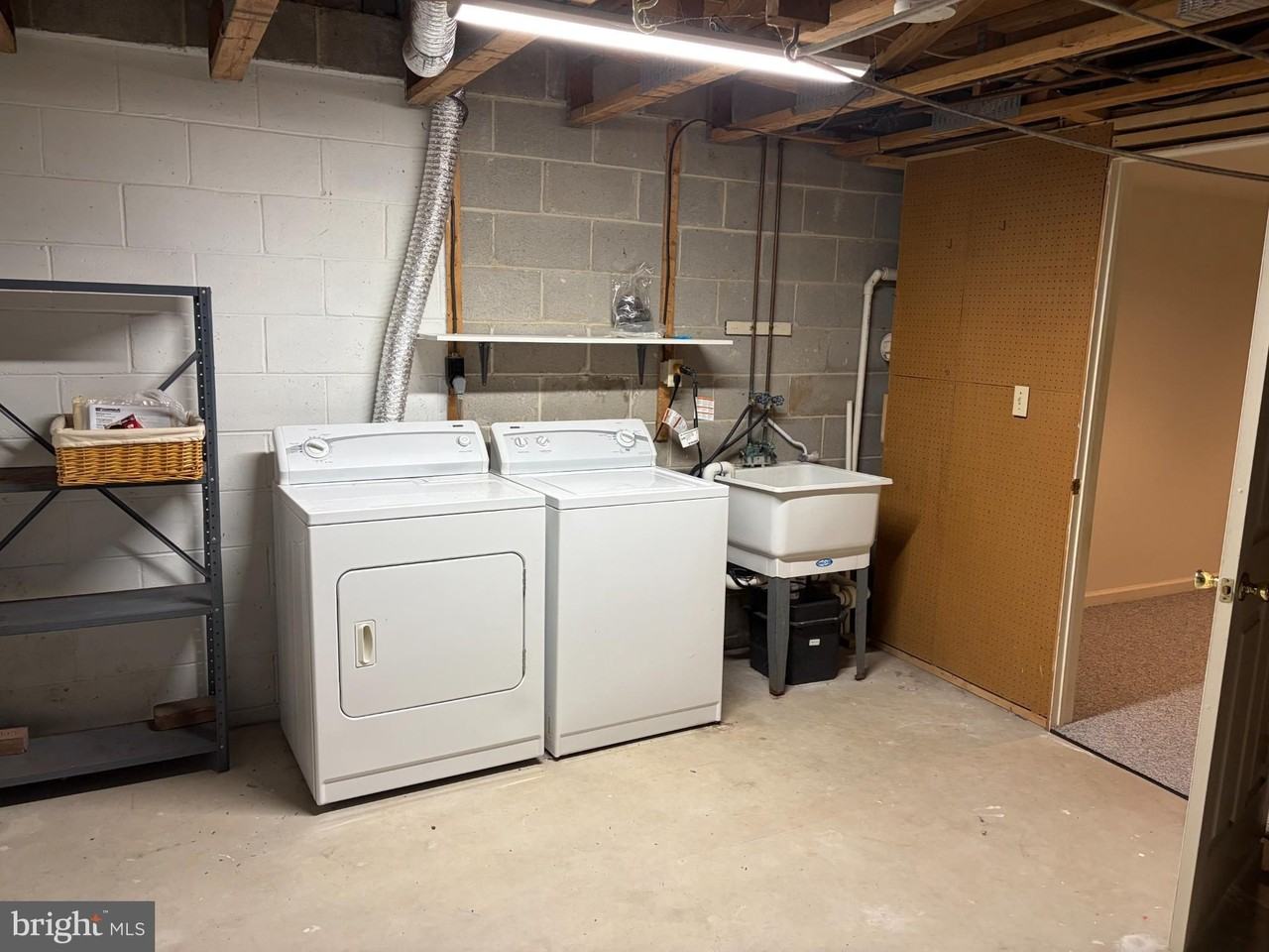 903 Pritchet Ct - Photo 6 of 10