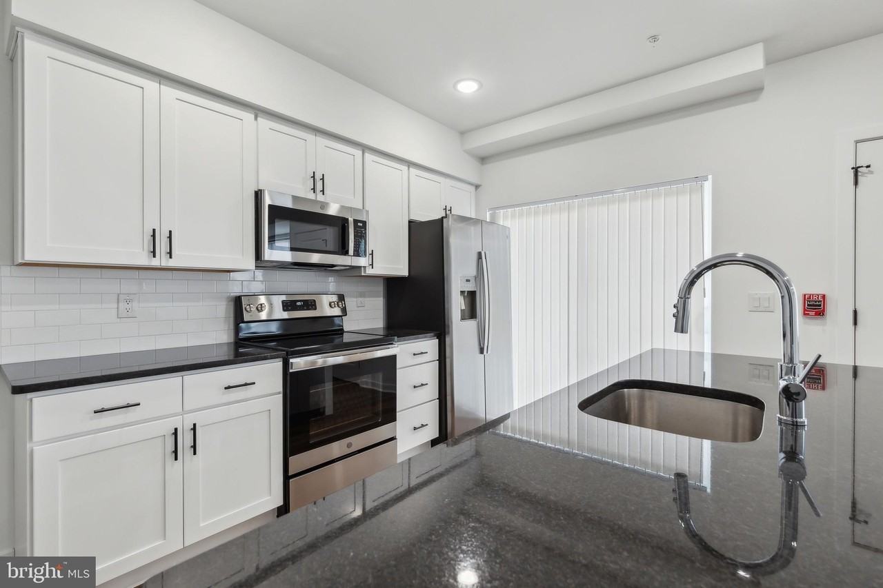 905 Forest Ln Apt 5 - Photo 2 of 12