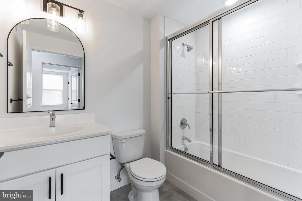 905 Forest Ln Apt 5 - Photo 7 of 12