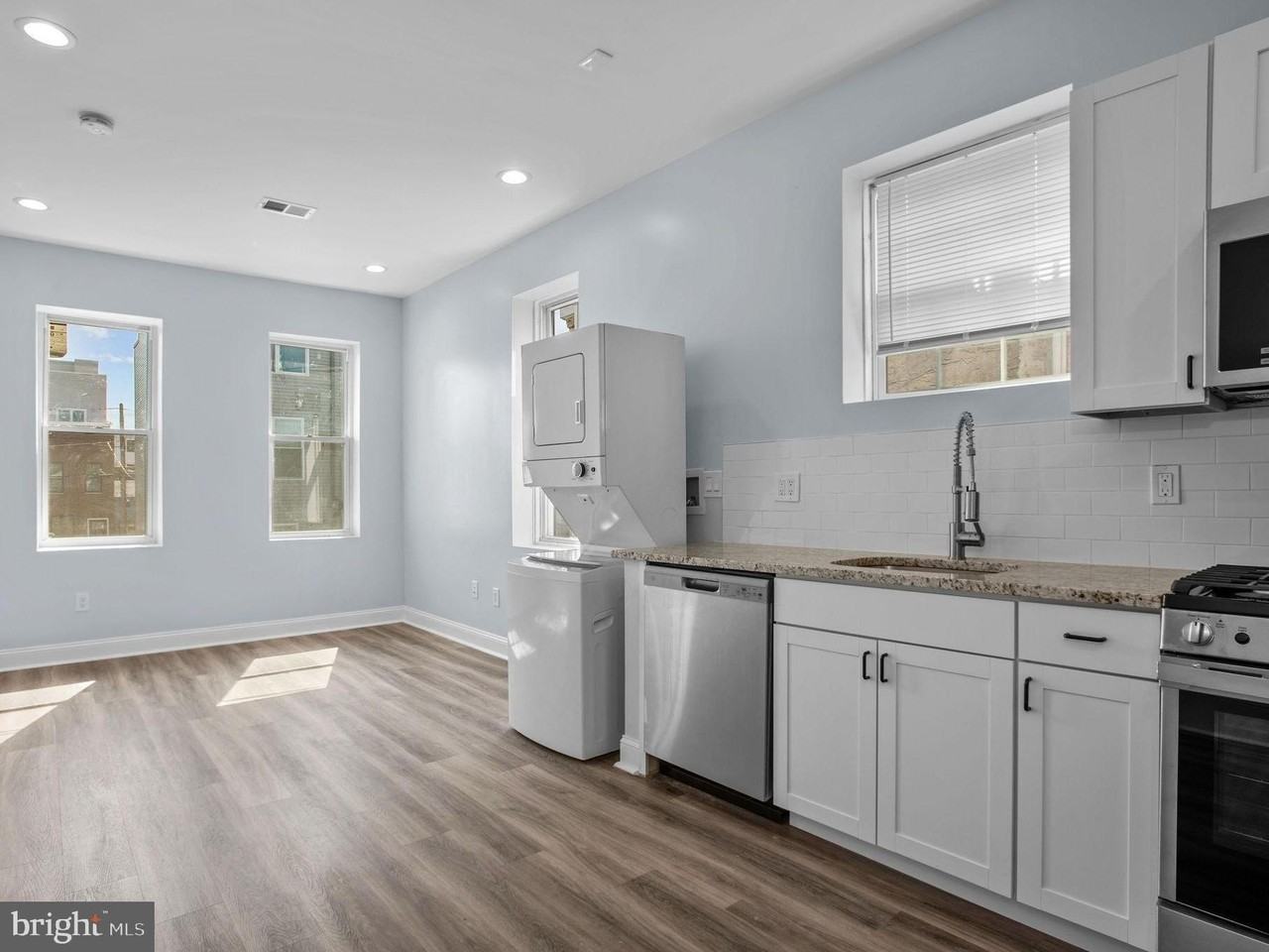 1529 N 28th St #2 - Photo 3 of 15