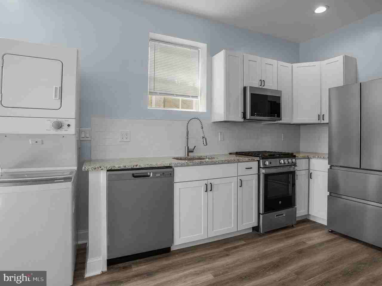 1529 N 28th St #2 - Photo 4 of 15