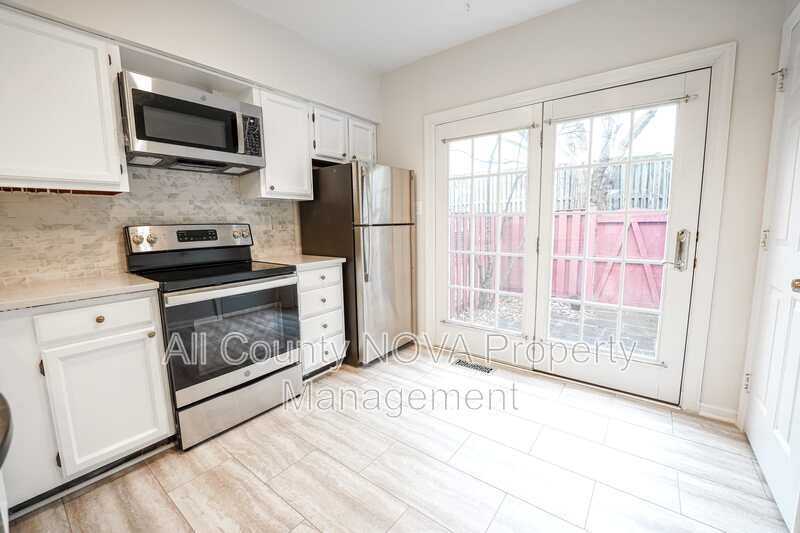 6150 Glen Eagles Ct #31 - Photo 7 of 25