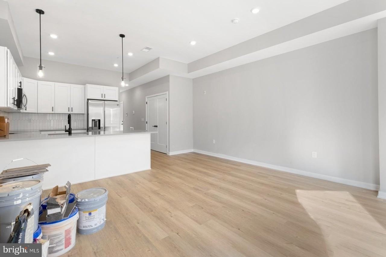 919 N 15th St Unit 2 - Photo 5 of 33