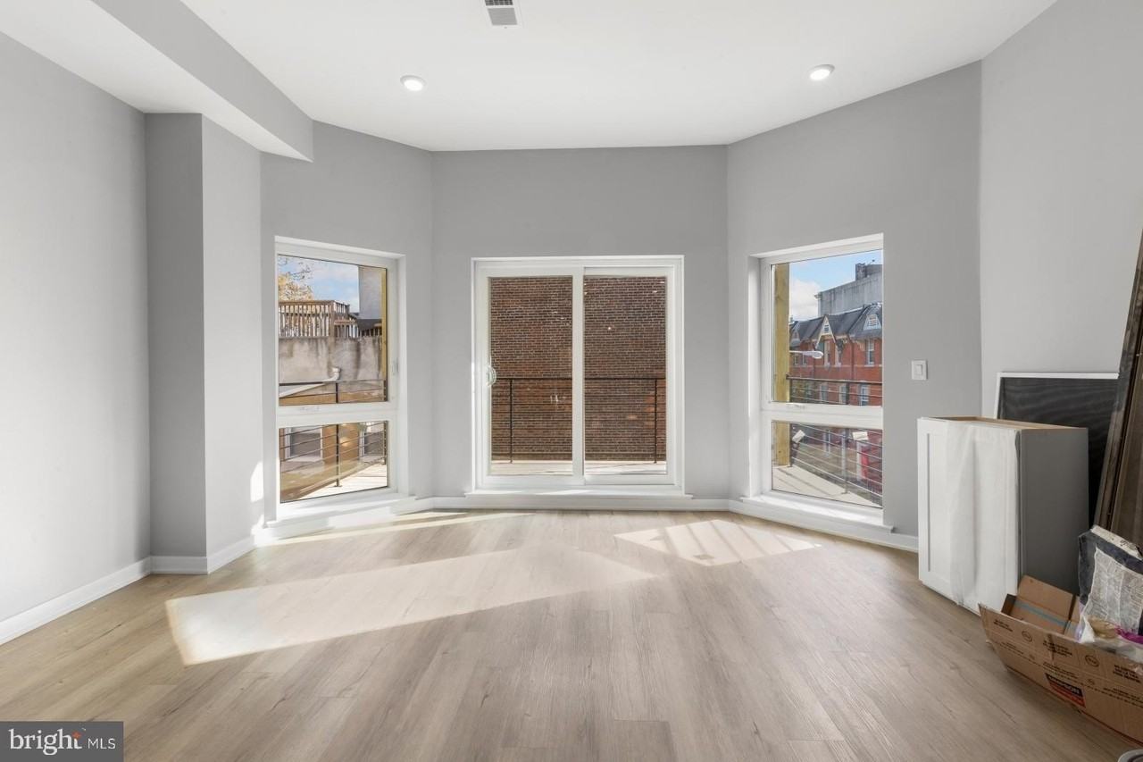 919 N 15th St Unit 2 - Photo 7 of 33