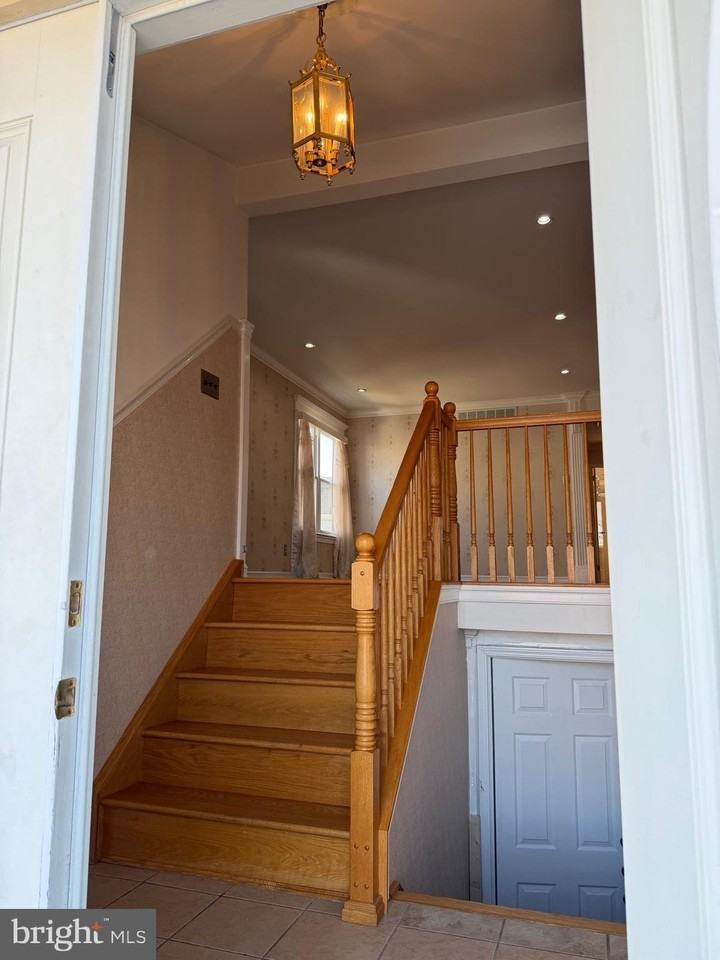 816 Hendrix St - Photo 2 of 14