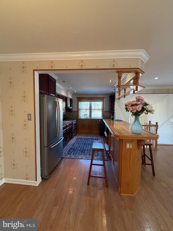 816 Hendrix St - Photo 5 of 14