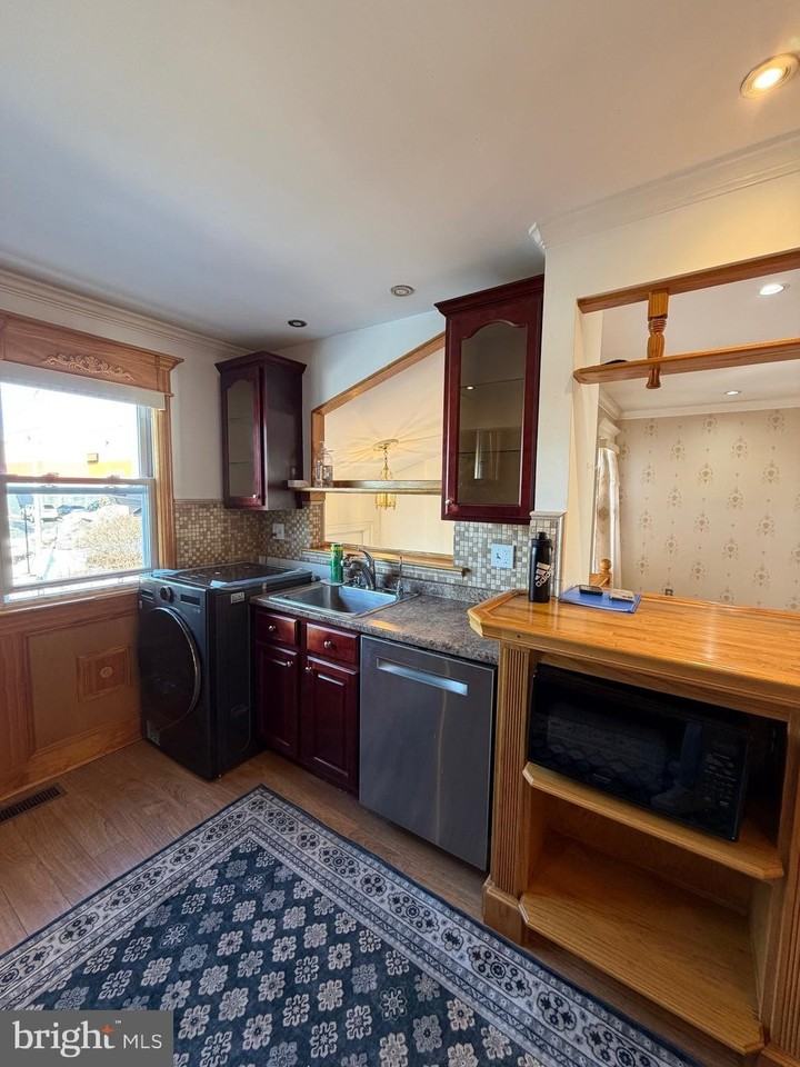 816 Hendrix St - Photo 6 of 14