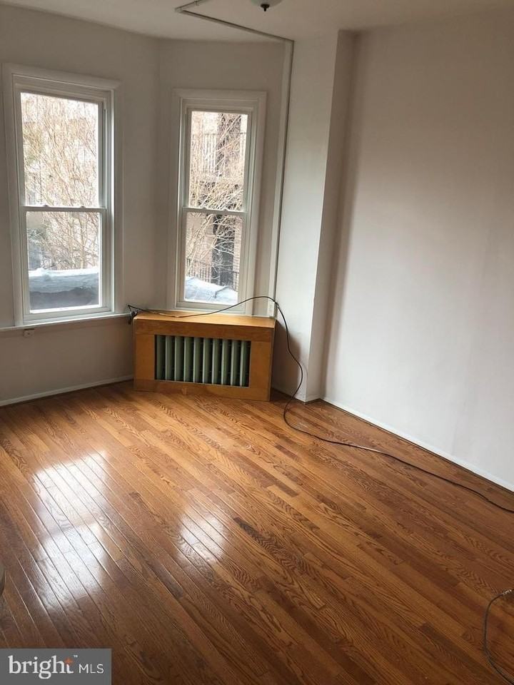 406 S 45th St Apt 2r - Photo 5 of 8