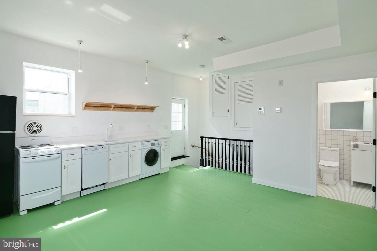 2329 Frankford Ave Apt D - Photo 2 of 9