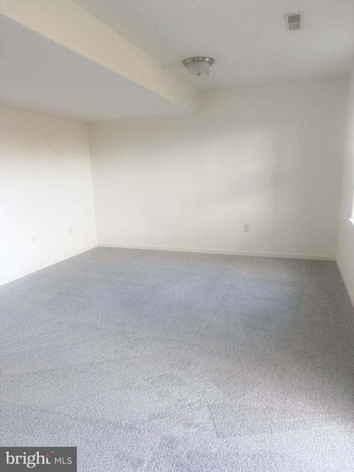 745 Kentwell Dr - Photo 3 of 8