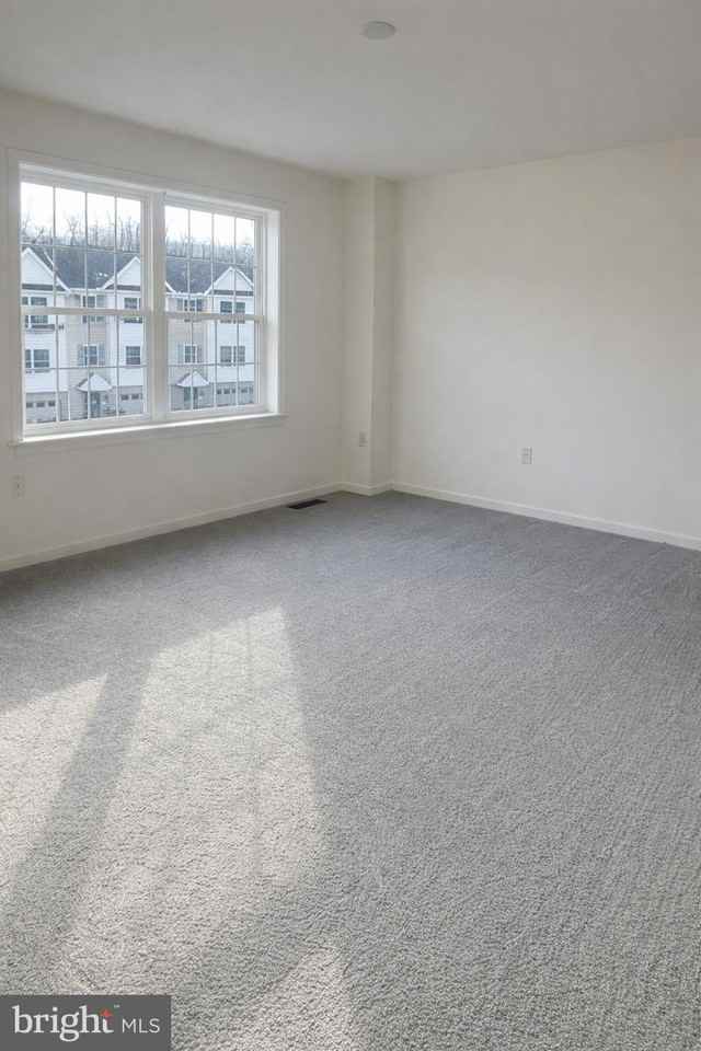 745 Kentwell Dr - Photo 5 of 8