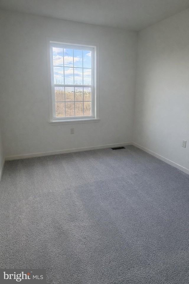 745 Kentwell Dr - Photo 6 of 8