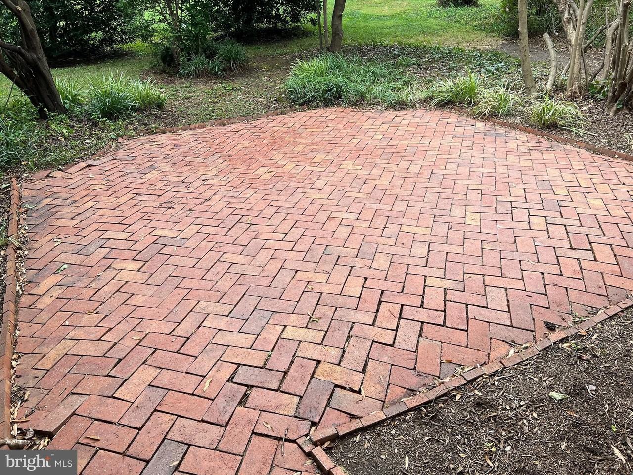 3134 Martha Custis Dr - Photo 2 of 31