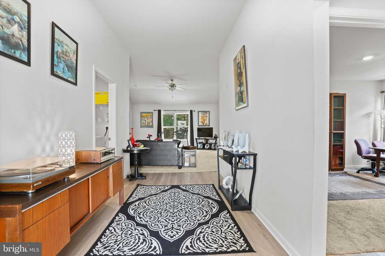 17074 Rollins Rd - Photo 6 of 30