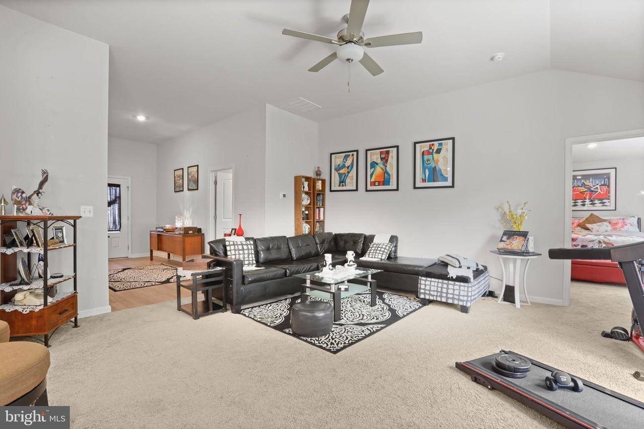 17074 Rollins Rd - Photo 7 of 30