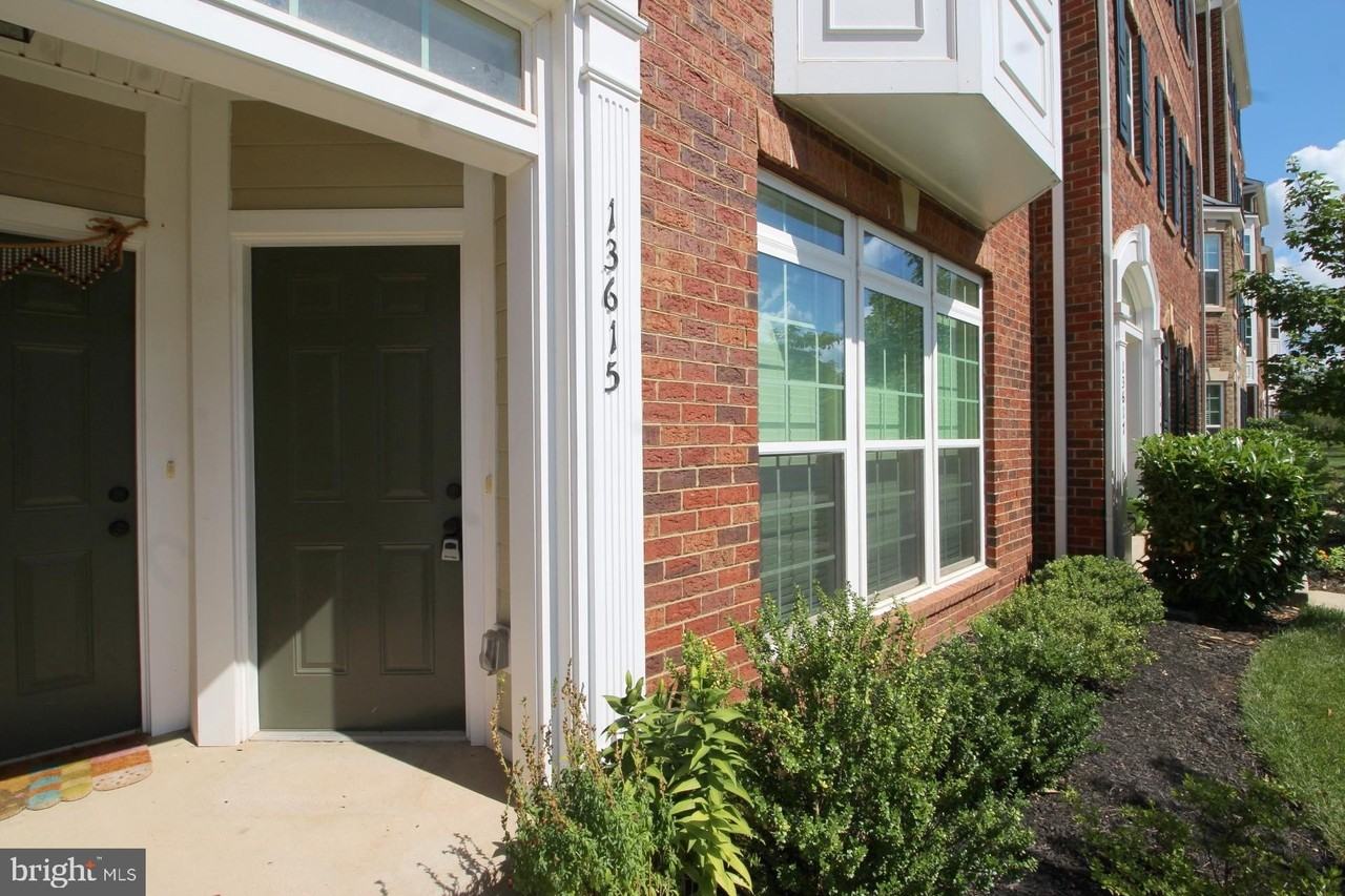 13615 Air And Space Museum Pkwy Unit 8j - Photo 2 of 28