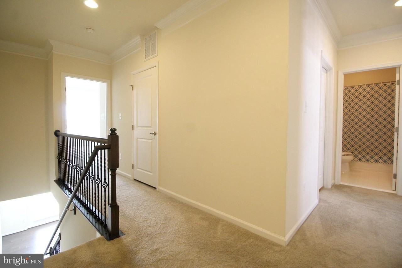 13615 Air And Space Museum Pkwy Unit 8j - Photo 4 of 28