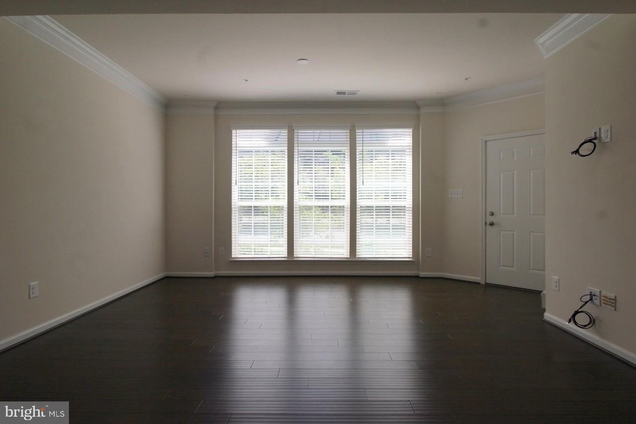 13615 Air And Space Museum Pkwy Unit 8j - Photo 5 of 28