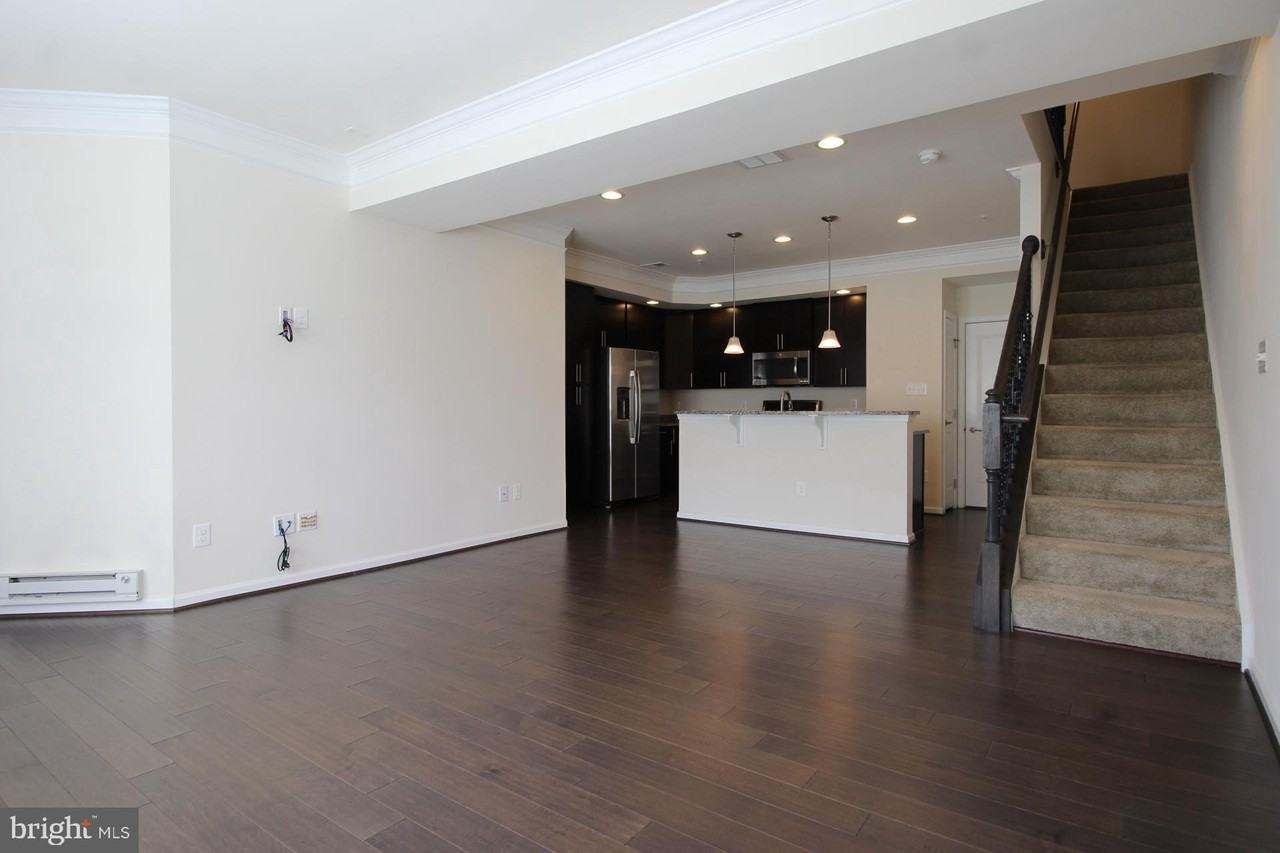 13615 Air And Space Museum Pkwy Unit 8j - Photo 6 of 28