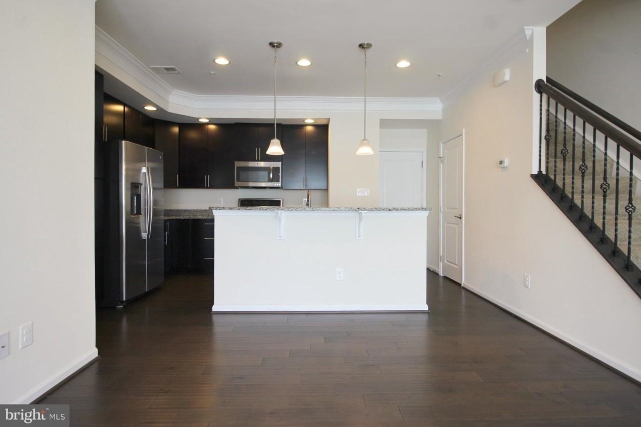 13615 Air And Space Museum Pkwy Unit 8j - Photo 7 of 28